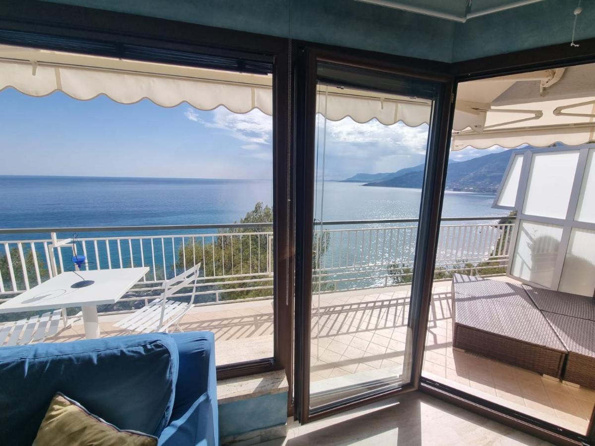 Sea And Monaco Charme View On The Beach Ventimiglia Eksteriør billede